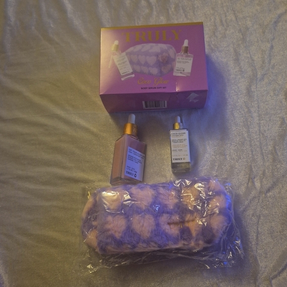 TRULY Other - TRULY Coco Glow Body Serum Set